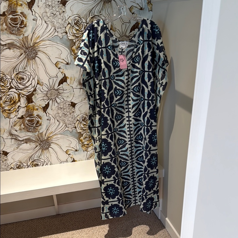 OMIKA Casual Floral Tile-Print Tunic Dress in Navy and Cream